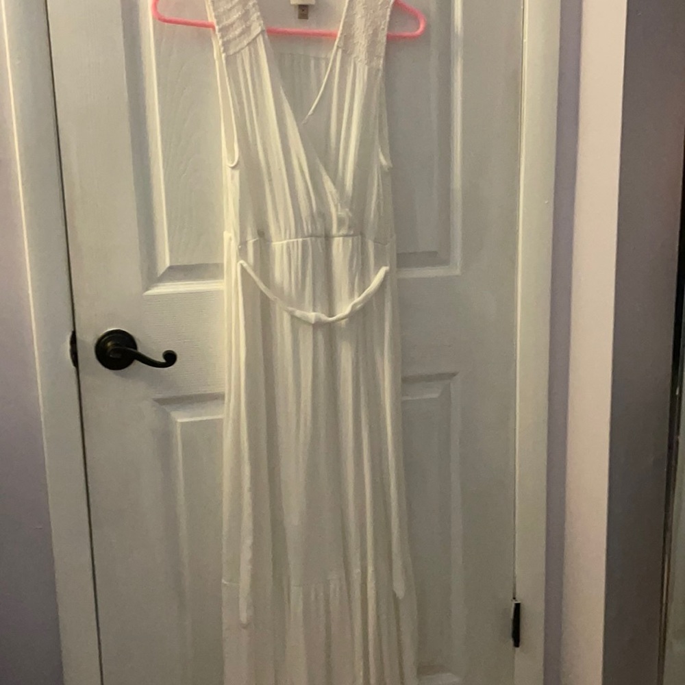 Knox Rose (Target) White Faux Wrap Tiered Midi Dress